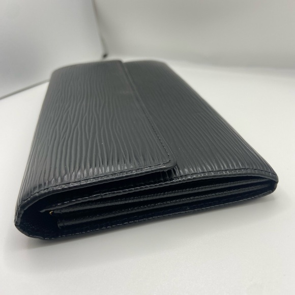 Louis Vuitton Epi Leather Textured Wallet - Picture 15 of 15
